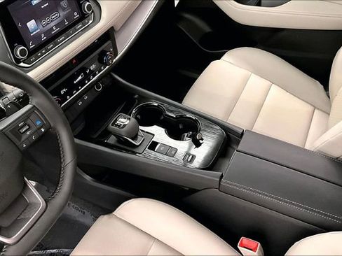 New 2026 Nissan Rogue SV FWD image 9