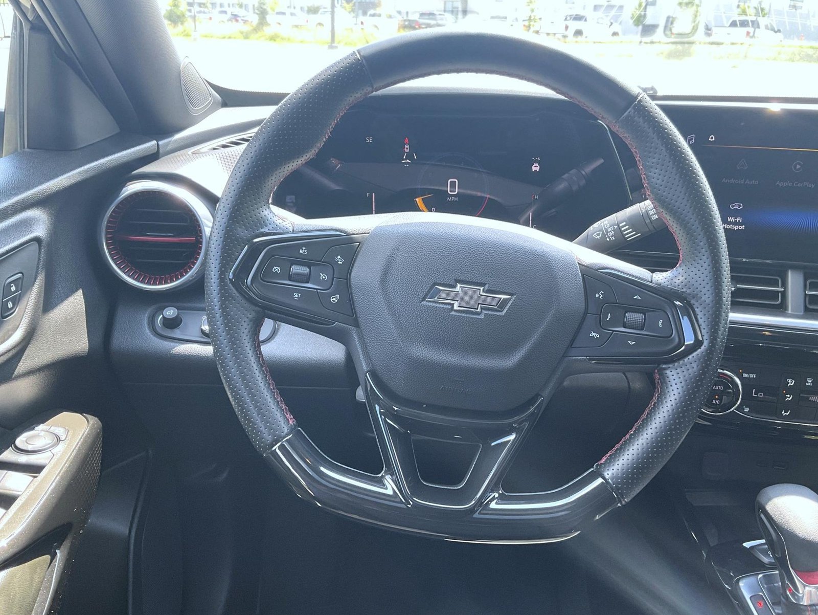 Used 2024 Chevrolet Trax RS w/ Sunroof Package FWD image 13
