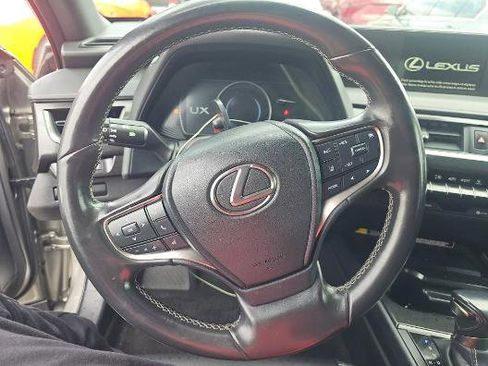Used 2021 Lexus UX 200 w/ Accessory Package (Z2) FWD image 5