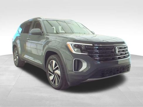 Used 2025 Volkswagen Atlas SEL image 4