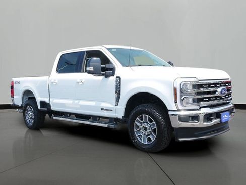 Certified 2025 Ford F250 Lariat AWD/4WD image 4