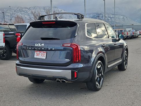 Used 2025 Kia Telluride S image 3
