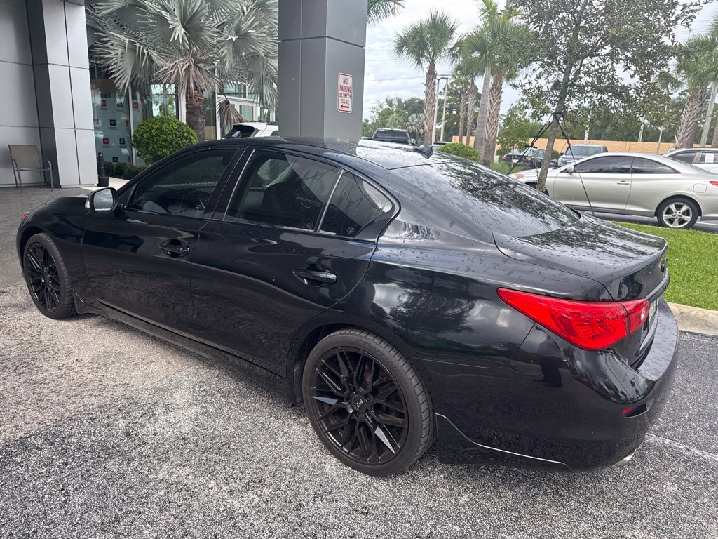 Used 2017 INFINITI Q50 Signature Edition w/ All Weather Package (L93) RWD image 4