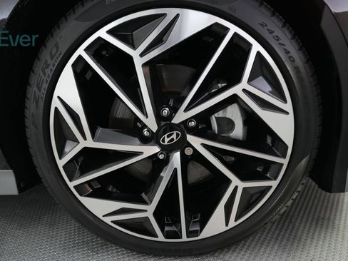 Used 2025 Hyundai Ioniq 6 SEL image 19