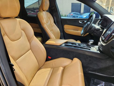 Used 2019 Volvo XC60 T5 Inscription w/ Protection Package Premier image 16