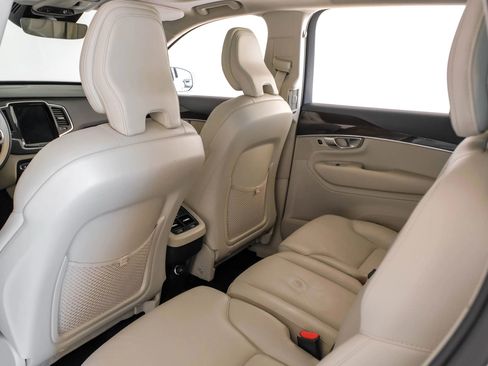 Used 2019 Volvo XC90 T5 Momentum image 40