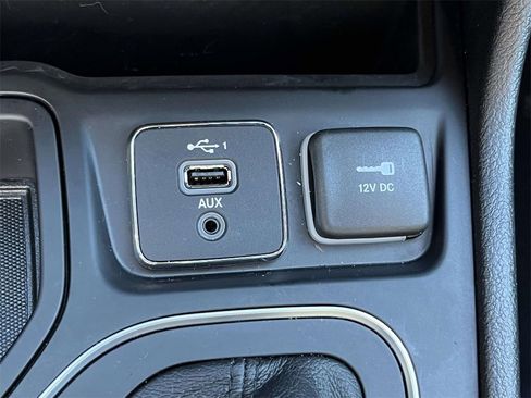 Used 2021 Jeep Cherokee Latitude Lux 80th Anniv w/ Quick Order Package 26U 80TH image 29