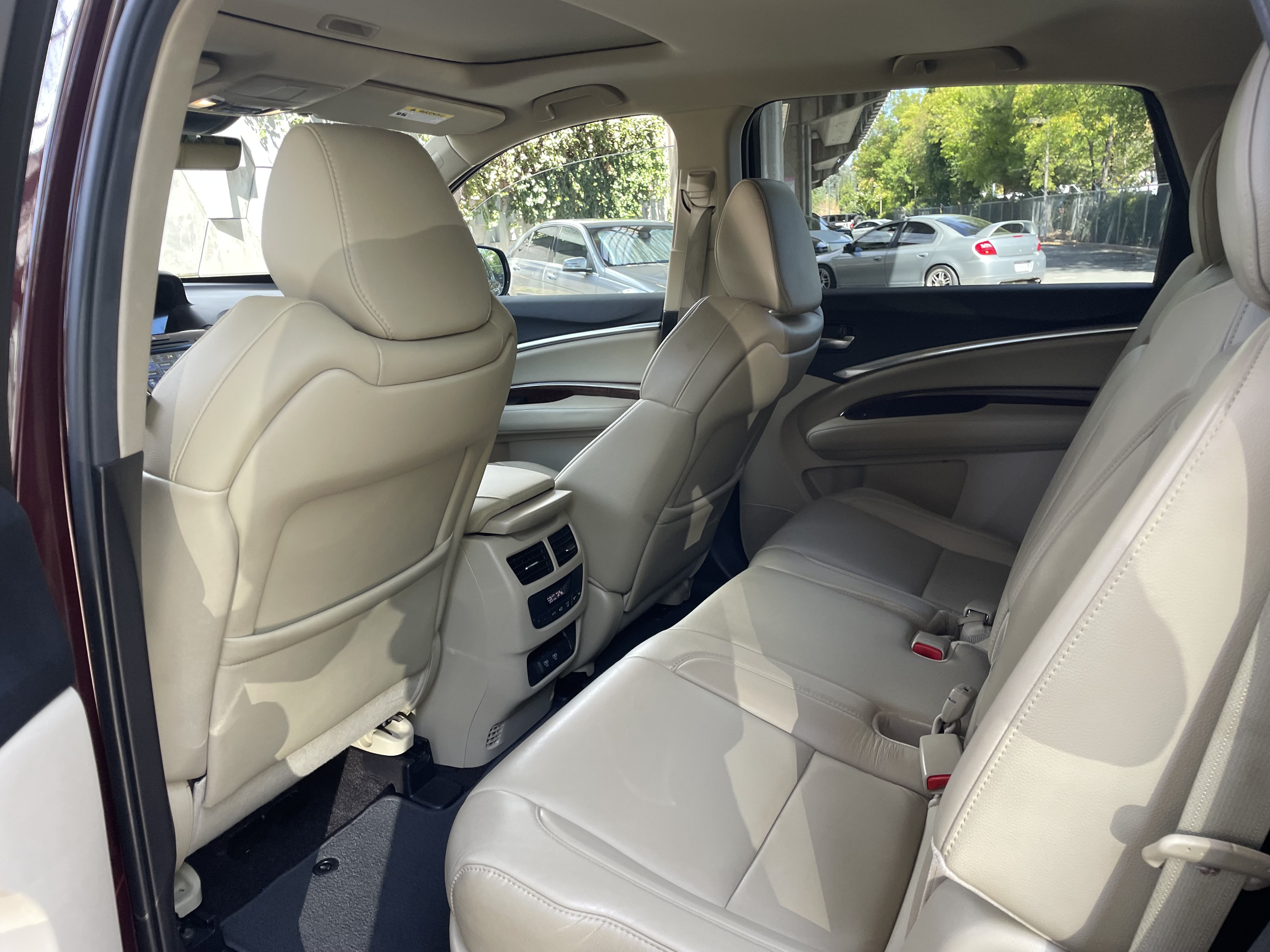 Used 2017 Acura MDX w/ Technology Package AWD/4WD image 11