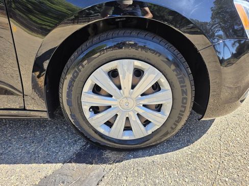 Used 2011 Volkswagen Jetta S FWD image 37