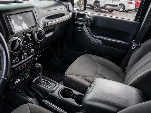 Used 2018 Jeep Wrangler Unlimited Sport S AWD/4WD image 16