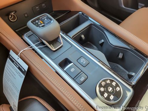 New 2025 Nissan Pathfinder Platinum w/ Cargo Package image 18