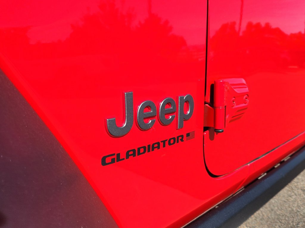 Used 2024 Jeep Gladiator Rubicon w/ Convenience Group AWD/4WD image 34