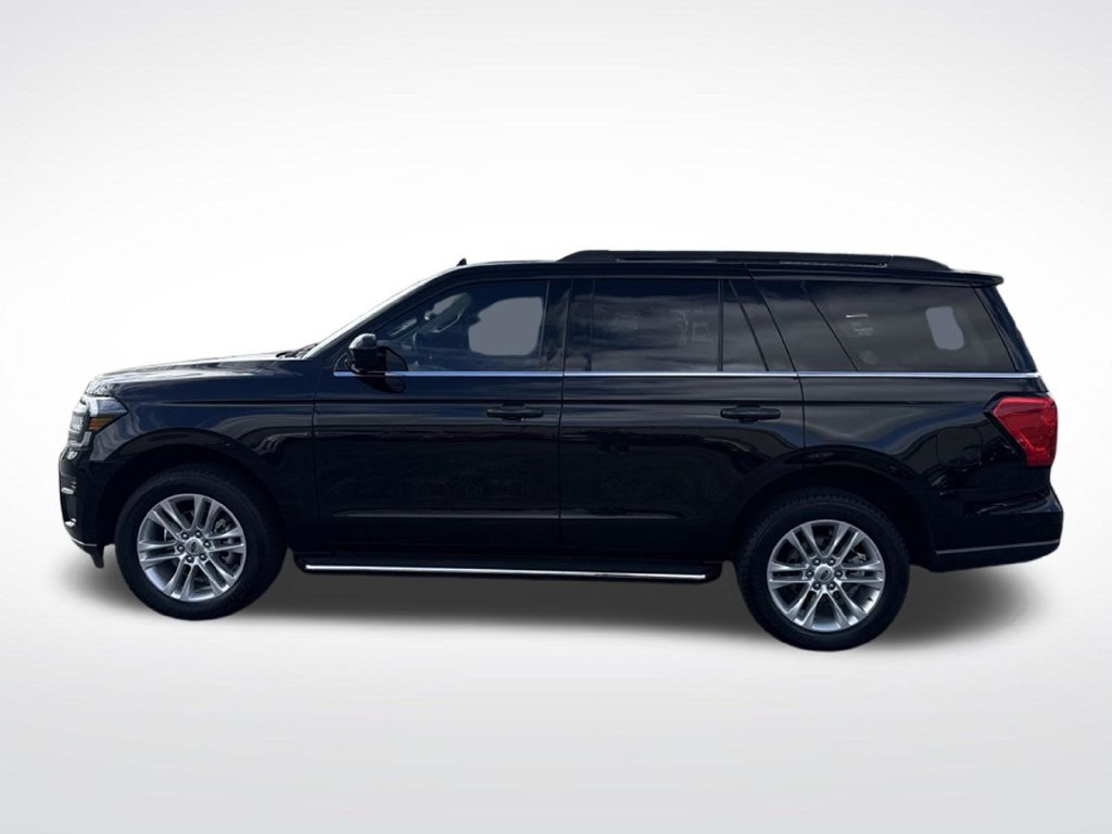 Used 2022 Ford Expedition XLT AWD/4WD image 3