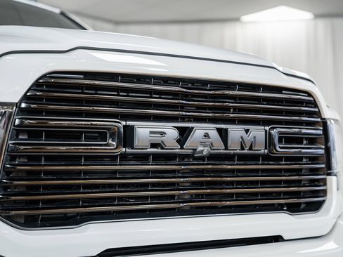 Used 2021 RAM 2500 Laramie w/ Night Edition image 7