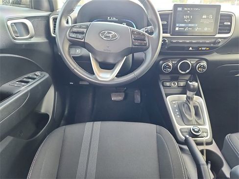 Certified 2024 Hyundai Venue SEL image 9