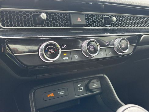 Used 2023 Honda Civic Sport image 17