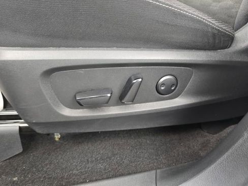 Used 2025 Nissan Pathfinder SV image 24