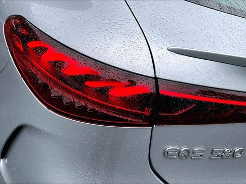 Used 2022 Mercedes-Benz EQS 580 4MATIC Sedan image 28