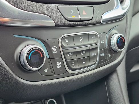 Used 2024 Chevrolet Equinox LT AWD/4WD image 20