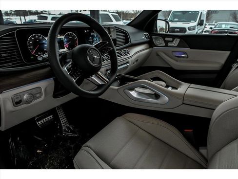 New 2026 Mercedes-Benz GLS 580 4MATIC image 8