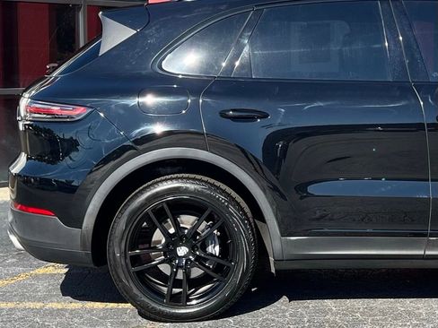 Used 2021 Porsche Cayenne Base image 5