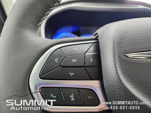 New 2026 Chrysler Pacifica Select image 17