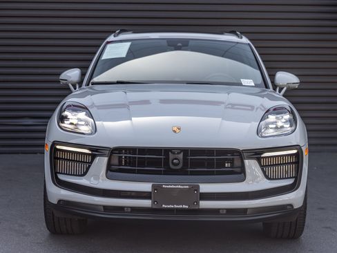 Certified 2023 Porsche Macan S AWD/4WD image 7