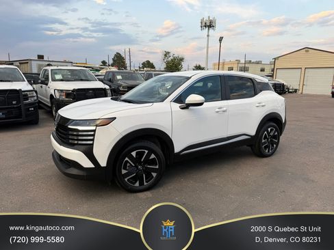 Used 2025 Nissan Kicks SV AWD/4WD image 1