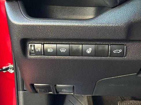 Used 2025 Toyota RAV4 XLE Premium w/ Weather Package AWD/4WD image 22