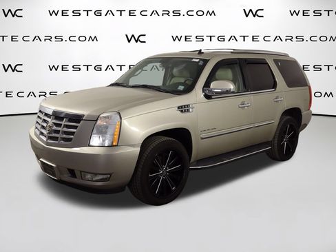 Used 2013 Cadillac Escalade Luxury AWD/4WD image 1