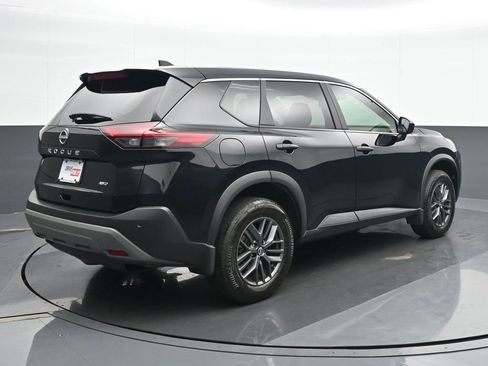 Used 2023 Nissan Rogue S image 6