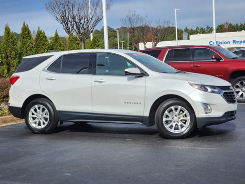 Used 2018 Chevrolet Equinox LT image 3