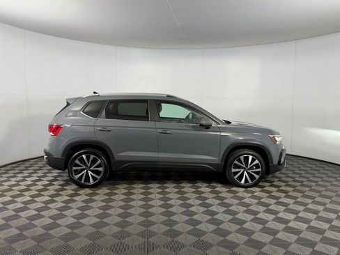 Used 2023 Volkswagen Taos SE FWD image 5