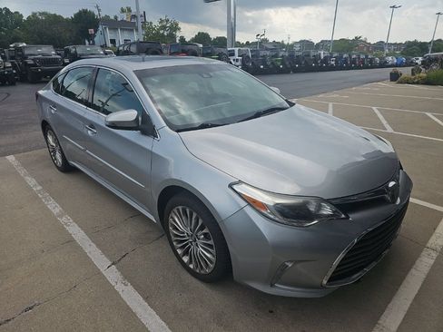Used 2017 Toyota Avalon Limited w/ Carpet Mat Package FWD image 3