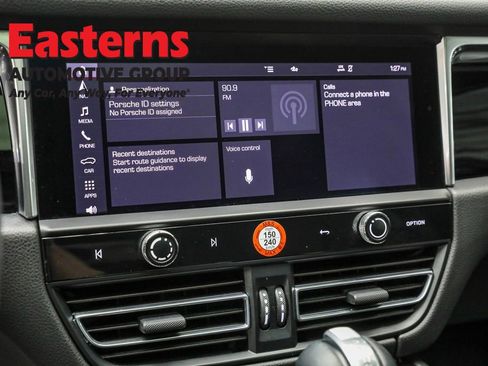 Used 2023 Porsche Macan T w/ Premium Package Plus image 19