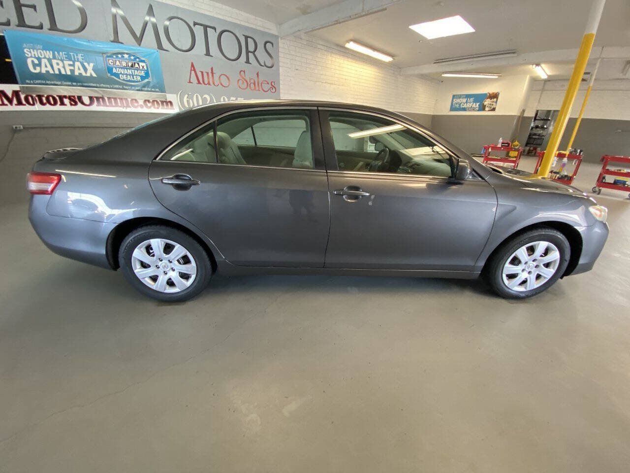 Used 2011 Toyota Camry LE FWD image 21