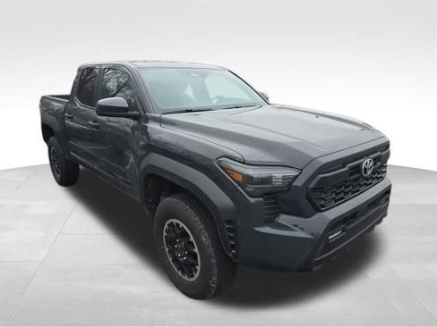 Used 2025 Toyota Tacoma TRD Off-Road image 8