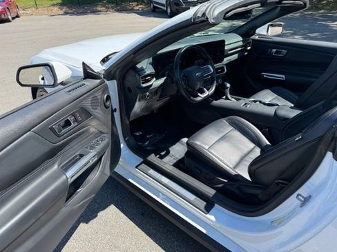 Used 2025 Ford Mustang Premium RWD image 14