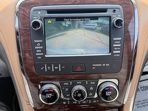 Used 2016 Buick Enclave Leather FWD image 11