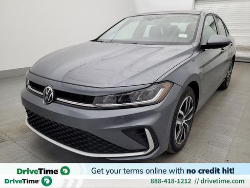 Used 2025 Volkswagen Jetta SE FWD image 1