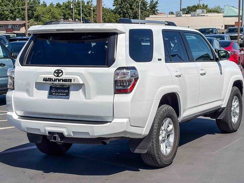 Used 2024 Toyota 4Runner SR5 AWD/4WD image 4