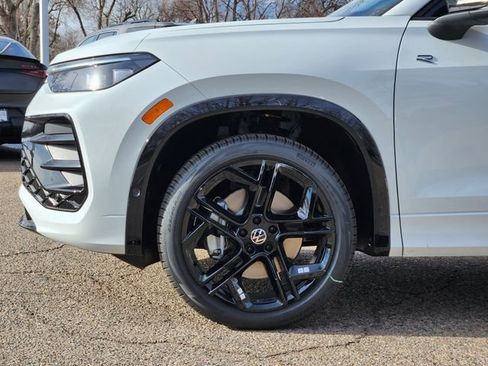 New 2026 Volkswagen Tiguan SE R-Line AWD/4WD image 8