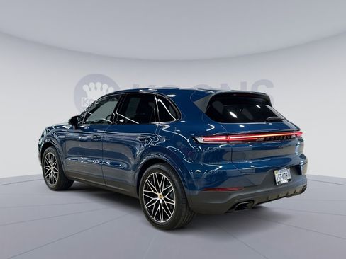 Used 2024 Porsche Cayenne image 10
