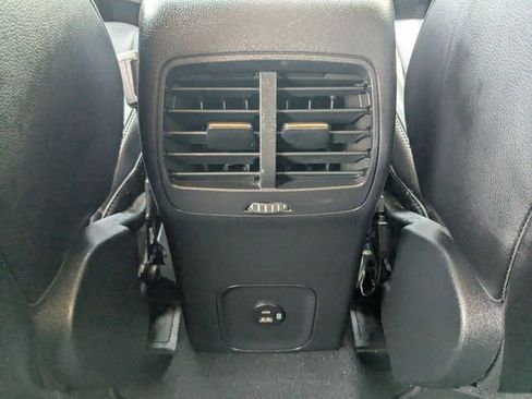 Used 2020 Ford Escape Titanium AWD/4WD image 18