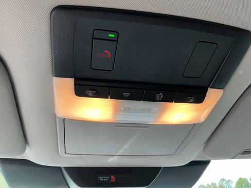 Certified 2025 Nissan Pathfinder SL image 22