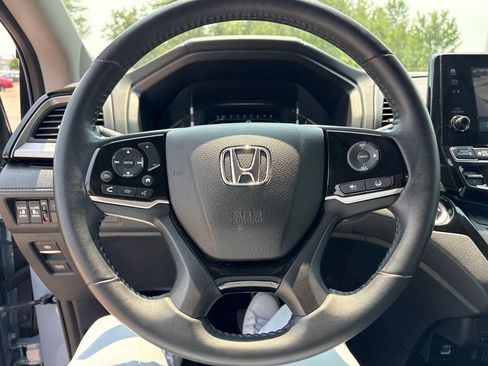 Used 2023 Honda Odyssey Touring image 23