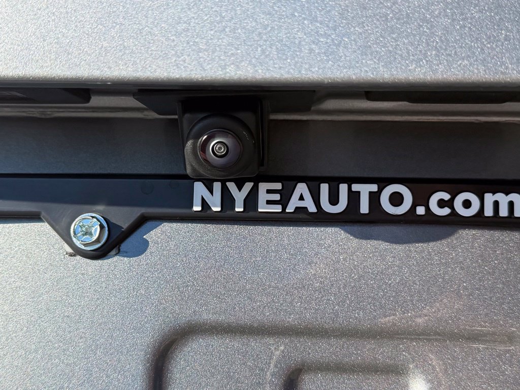 Used 2025 Chevrolet Malibu LT FWD image 35