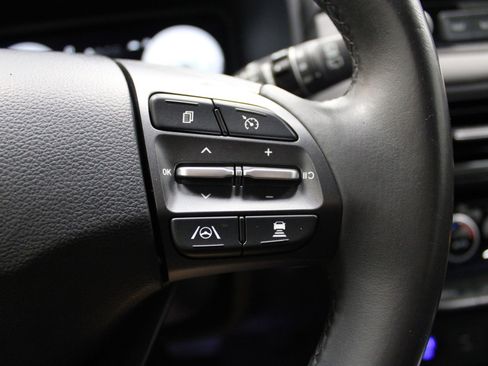 Used 2022 Hyundai Kona Limited FWD image 38