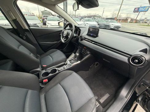 Used 2020 Toyota Yaris LE FWD image 11