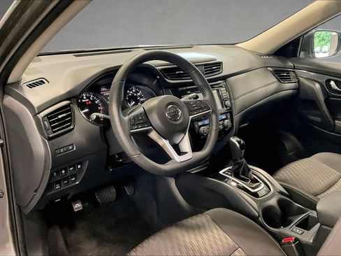 Used 2019 Nissan Rogue SV AWD/4WD image 18